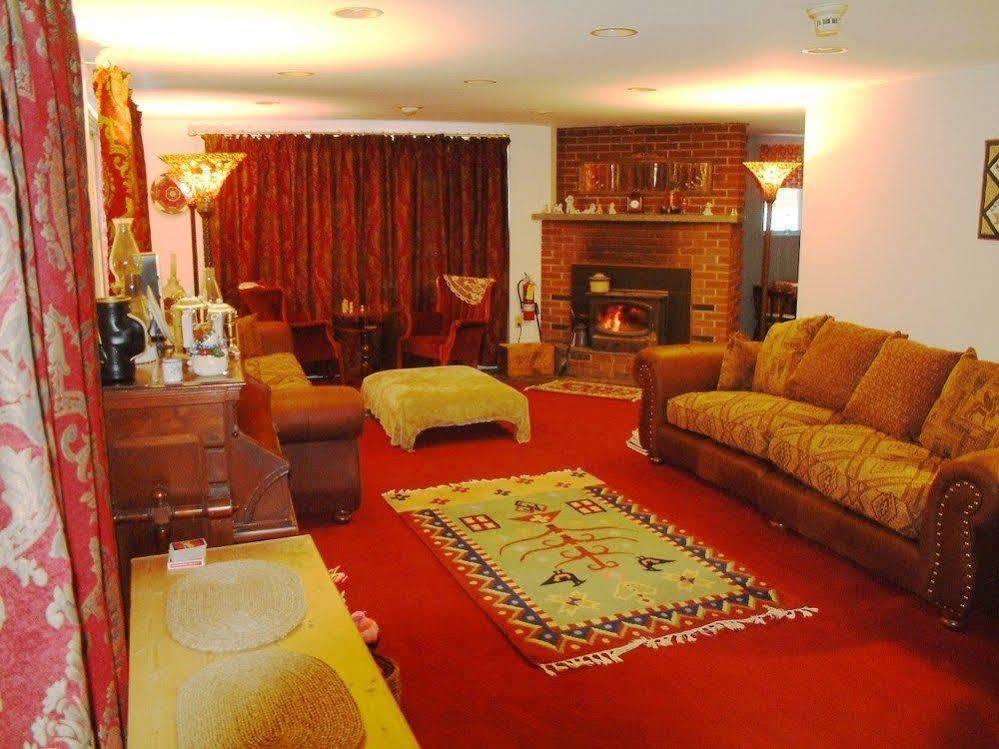 Sugartree Inn Warren Экстерьер фото